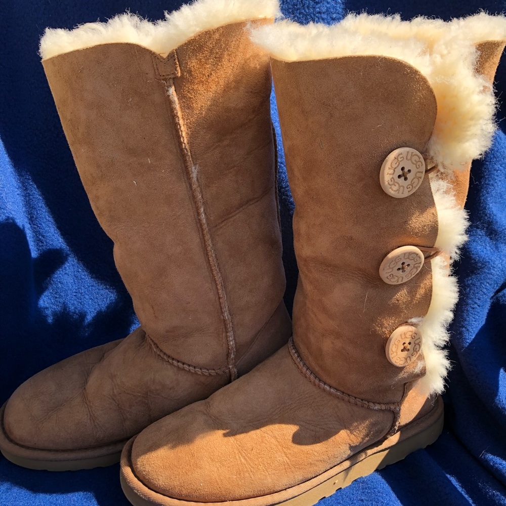 Ugg Boot - image 1